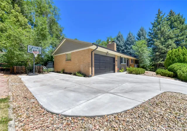 Photo 2 of Single family home for sale at 11835 Swadley Dr, Lakewood, CO 80215 | MLS# 4882465 | Listing updated on 2026-09-17