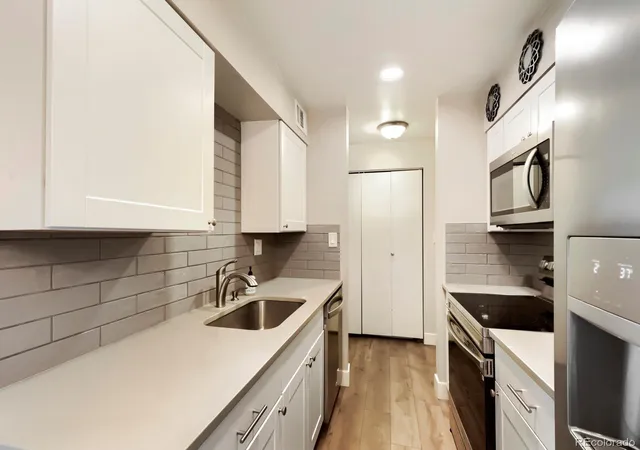 Listing Photo 4 - Condo for sale in building located at 190 E Highline Cir, Centennial, CO 80122 - Unit #202