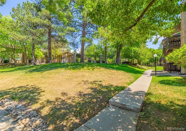 Listing Photo 4 - Condo for sale in building located at 1760 S Pitkin Cir, Aurora, CO 80017 - Unit #B