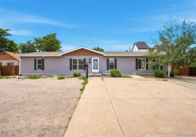 Photo 5 of Single family home for sale at 1571 Sheridan Blvd, Lakewood, CO 80214 | MLS# 9285102 | Listing updated on 2026-09-02