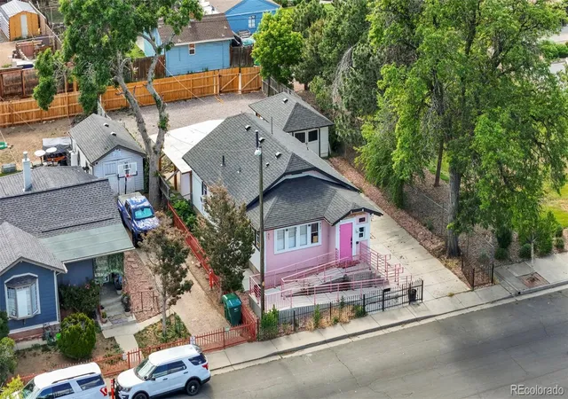 2nd image of 1530 Geneva St, Aurora, CO 80010 | MLS# 2684783