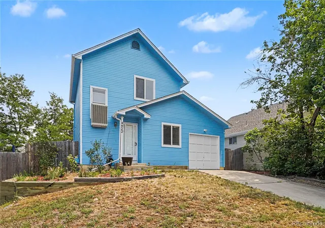 Photo 2 of Single family home for sale at 4922 S Rifle Ct, Aurora, CO 80015 | MLS# 6922162 | Listing updated on 2026-08-28