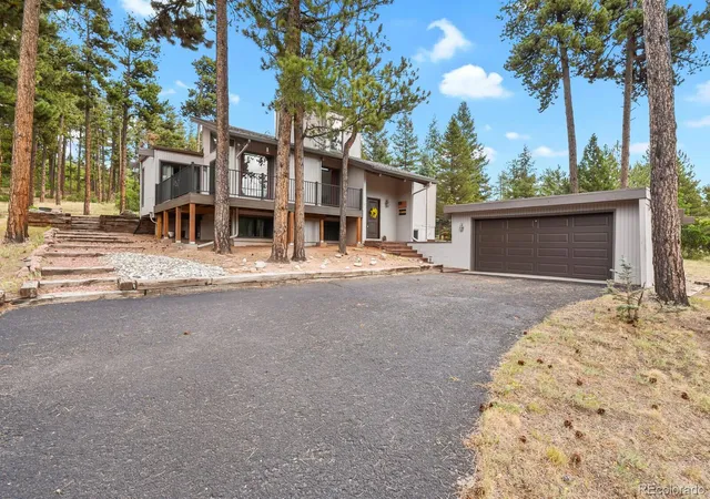 2nd image of 4751 Red Rock Dr, Larkspur, CO 80118 | MLS# 1735120