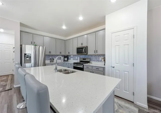 Photo 3 of Townhouse for sale at 16535 E Alameda Pkwy, Aurora, CO 80017 | MLS# 6946000 | Listing updated on 2026-08-13