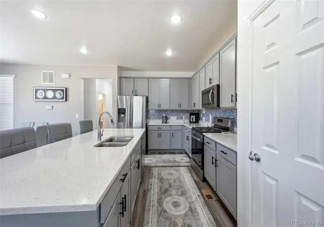 Photo 4 of Townhouse for sale at 16535 E Alameda Pkwy, Aurora, CO 80017 | MLS# 6946000 | Listing updated on 2026-08-13