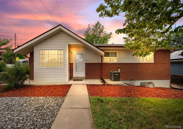 1st image of 1005 Moss St, Golden, CO 80401 | MLS# 5573897