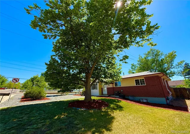 32nd image of 1005 Moss St, Golden, CO 80401 | MLS# 5573897