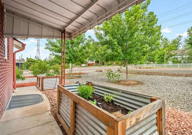 4th image of 1005 Moss St, Golden, CO 80401 | MLS# 5573897