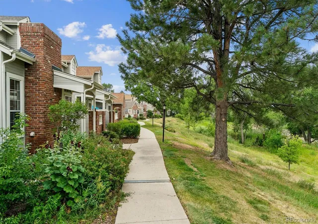 2nd image of 2910 W Long Cir #D, Littleton, CO 80120 | MLS# 4758775