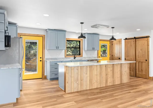 Photo 4 of Single family home for sale at 199 Pinyon Trl, Estes Park, CO 80517 | MLS# IR1062761 | Listing updated on 2026-10-06