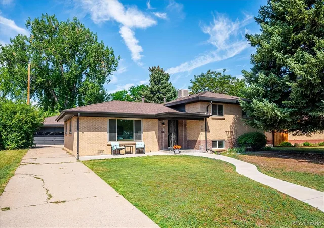 Photo 1 of Single family home for sale at 121 S Chase St, Lakewood, CO 80226 | MLS# 9221494 | Listing updated on 2026-08-25