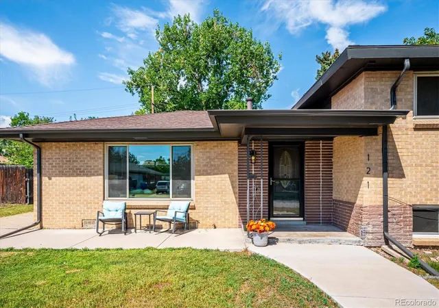 Photo 2 of Single family home for sale at 121 S Chase St, Lakewood, CO 80226 | MLS# 9221494 | Listing updated on 2026-08-25