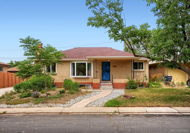 2nd image of 1009 Kenton St, Aurora, CO 80010 | MLS# 4044179