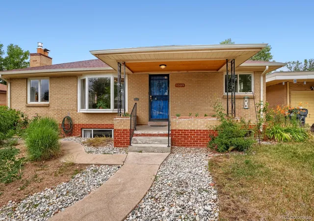 4th image of 1009 Kenton St, Aurora, CO 80010 | MLS# 4044179