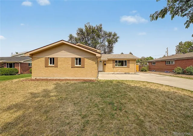 Photo 2 of Single family home for sale at 328 Troy St, Aurora, CO 80011 | MLS# 5543375 | Listing updated on 2026-09-08