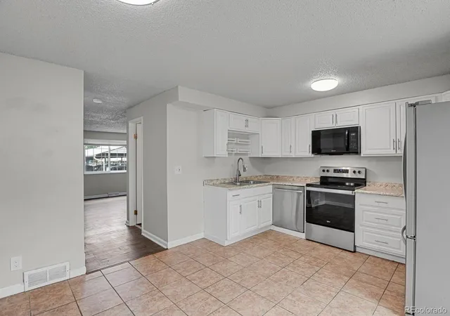 Listing Photo 5 - Condo for sale in building located at 14053 E Bails Pl, Aurora, CO 80012