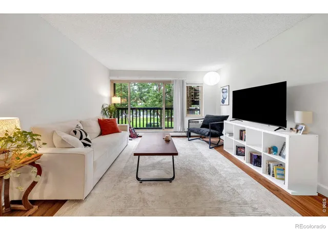 Homes for sale in Boulder, CO | 850 W Moorhead Cir #2F, Boulder, CO 80305 | MLS# IR1062836