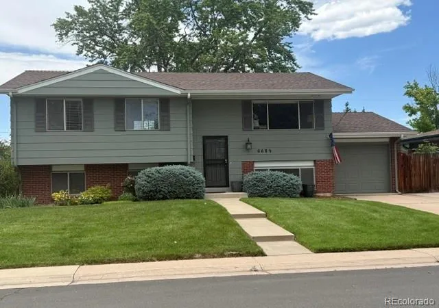 Photo 4 of Single family home for sale at 6689 S Delaware St, Littleton, CO 80120 | MLS# 2178221 | Listing updated on 2026-09-25