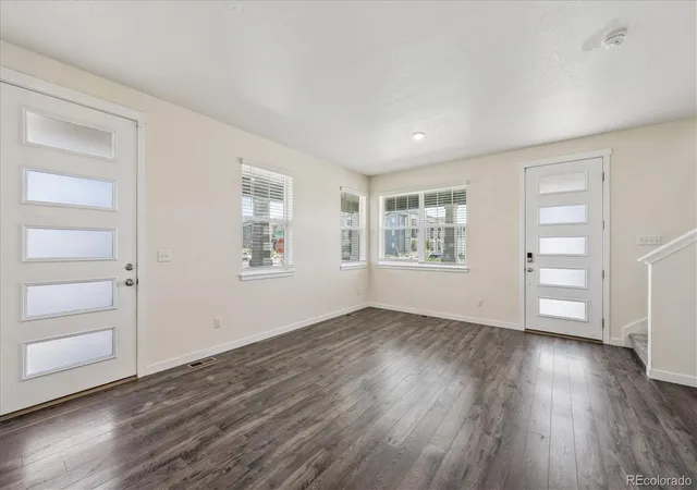 3rd image of 21891 E 7Th Ave, Aurora, CO 80018 | MLS# 6875949
