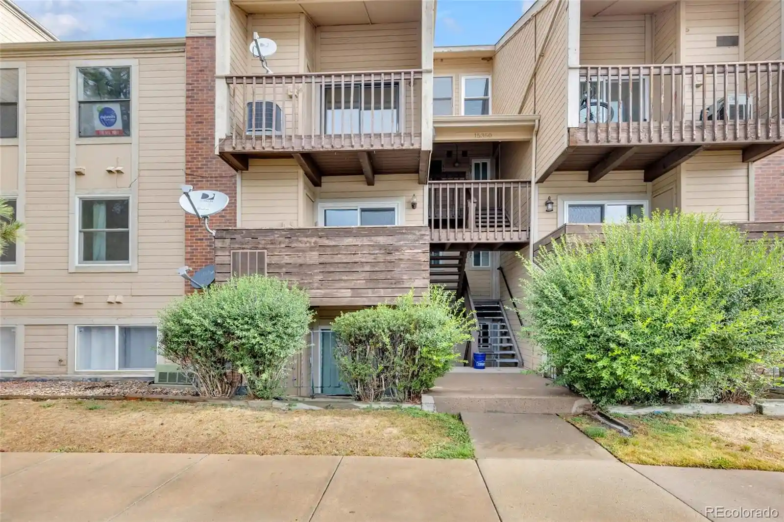 Listing Photo 2 - Condo for sale in 15350 E Arizona Ave located at 15350 E Arizona Ave, Aurora, CO 80017 - Unit #208