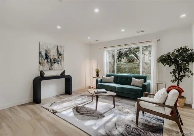 Photo 3 of Townhouse for sale at 9276 E Mansfield Ave, Denver, CO 80237 | MLS# 6741695 | Listing updated on 2026-09-23