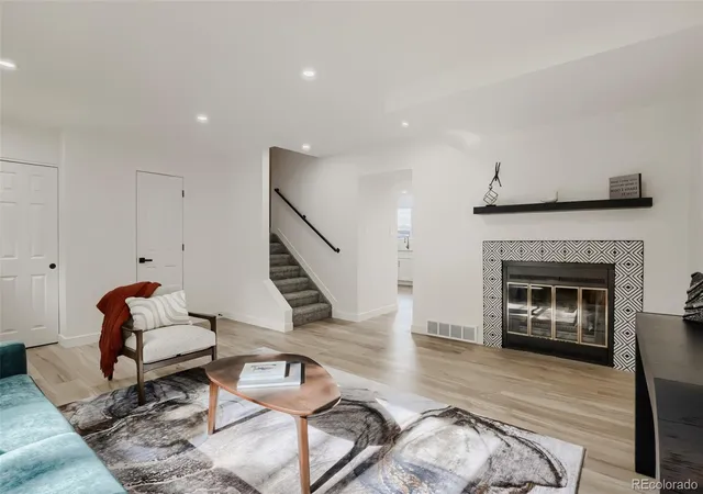 Photo 4 of Townhouse for sale at 9276 E Mansfield Ave, Denver, CO 80237 | MLS# 6741695 | Listing updated on 2026-09-23