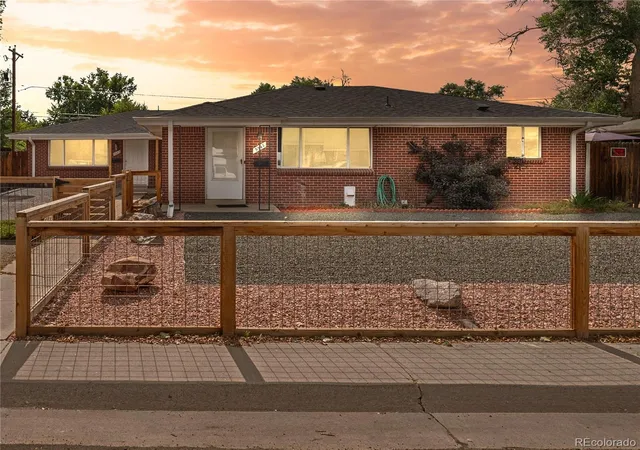 1st image of 5543 Newland Wy, Arvada, CO 80002 | MLS# 4625312