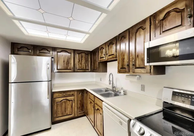 3rd image of 13991 E Marina Dr #102, Aurora, CO 80014 | MLS# 6364412