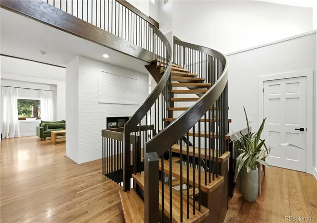 Photo 3 of Single family home for sale at 204 Cheney Pl, Castle Rock, CO 80104 | MLS# 9917091 | Listing updated on 2026-09-25
