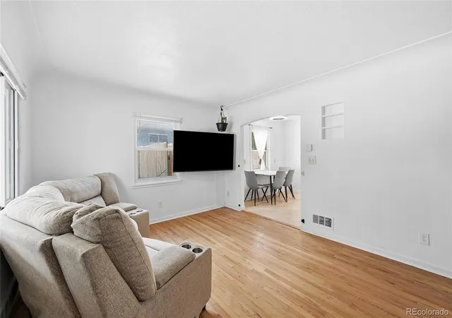 5th image of 2309 Newark St, Aurora, CO 80010 | MLS# 5764602
