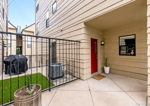 Listing Photo 4 - Condo for sale in building located at 3068 Umatilla St, Denver, CO 80211 - Unit #D