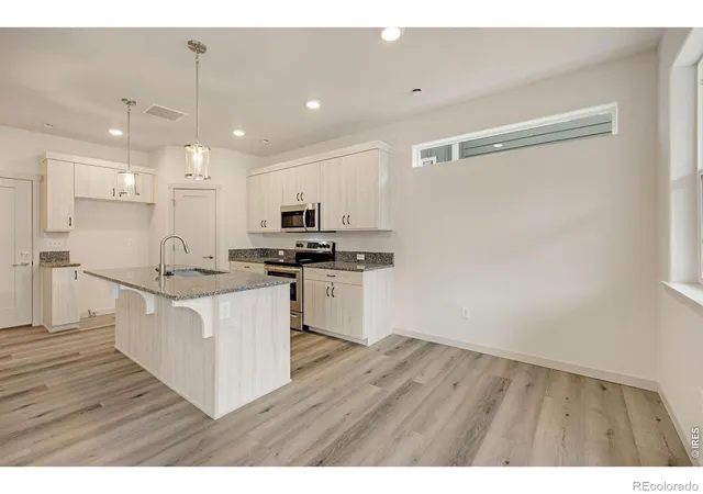 4th image of 525 S 10Th St, Berthoud, CO 80513 | MLS# IR1063018