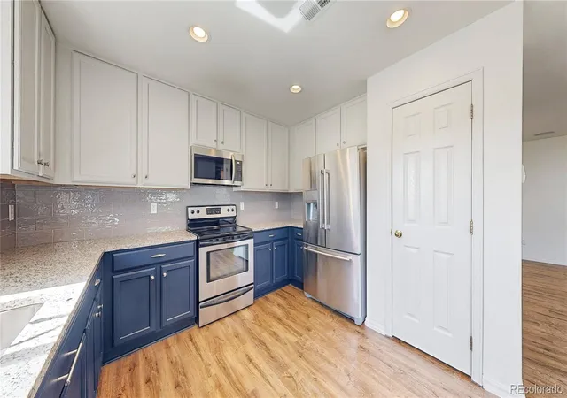 Photo 3 of Single family home for sale at 5641 Raleigh Cir, Castle Rock, CO 80104 | MLS# 6458860 | Listing updated on 2026-09-22