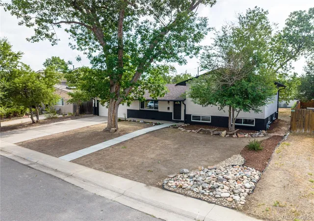 1st image of 440 S Jasmine St, Denver, CO 80224 | MLS# 3008739