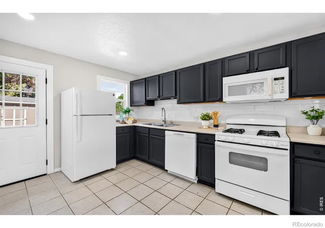 Homes for sale in Aurora, CO | 835 Lansing St, Aurora, CO 80010 | MLS# IR1063033