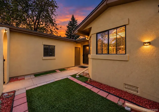 Photo 3 of Townhouse for sale at 18603 E Layton Pl, Aurora, CO 80015 | MLS# 9919215 | Listing updated on 2026-10-09