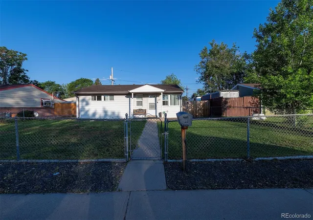 Homes for sale in Commerce City, CO | 6571 Porter Wy, Commerce City, CO 80022 | MLS# 2355376
