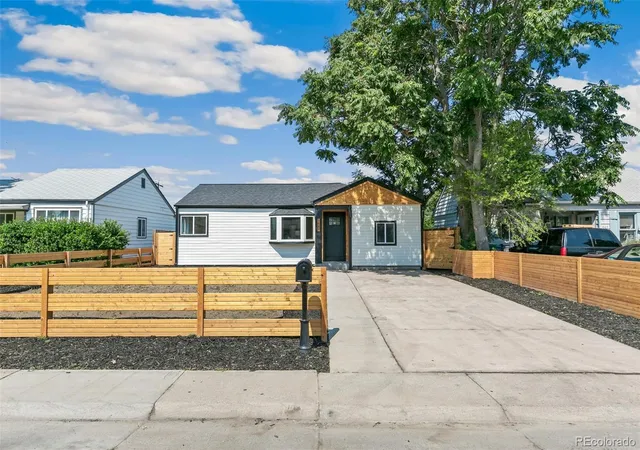 Homes for sale in Aurora, CO | 1657 Macon St, Aurora, CO 80010 | MLS# 9655596