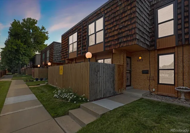 Photo 4 of Townhouse for sale at 6473 Ward Rd, Arvada, CO 80004 | MLS# 8923388 | Listing updated on 2026-07-29