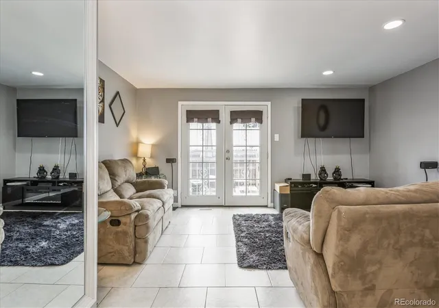 Listing Photo 5 - Condo for sale in building located at 13937 E Bails Pl, Aurora, CO 80012
