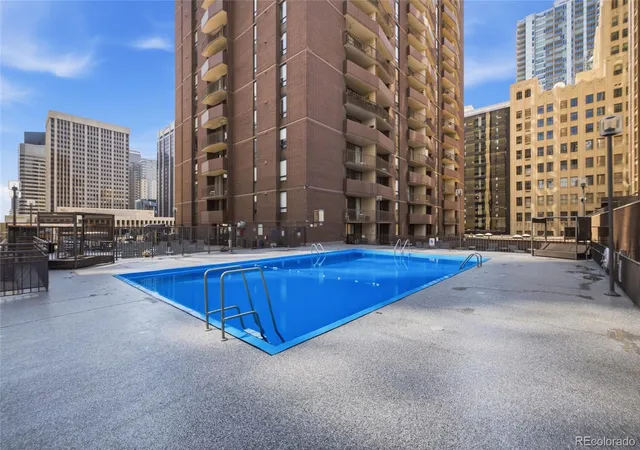 2nd image of 1020 15Th St, Denver, CO 80202