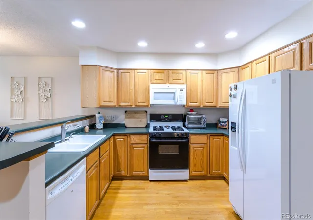 Photo 4 of Townhouse for sale at 5727 W Asbury Pl, Lakewood, CO 80227 | MLS# 2643801 | Listing updated on 2026-08-06
