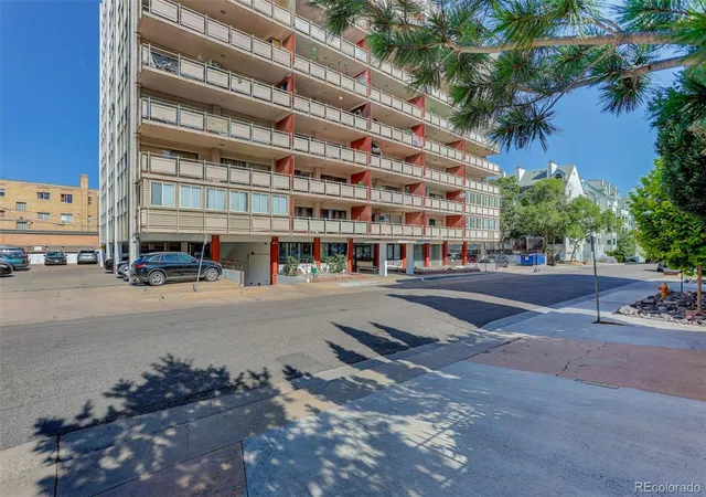 3rd image of 1121 Albion St #607, Denver, CO 80220 | MLS# 2348879