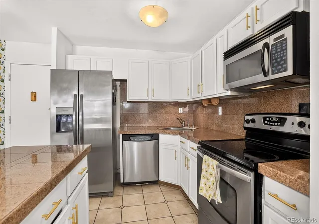5th image of 1121 Albion St #607, Denver, CO 80220 | MLS# 2348879