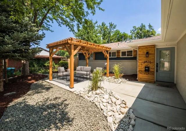 Homes for sale in Littleton, CO | 6024 S Steele St, Littleton, CO 80121 | MLS# 2956283