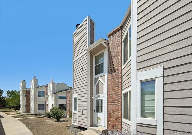 Photo 3 of Townhouse for sale at 8124 Gray Ct #498, Arvada, CO 80003 | MLS# 5209105 | Listing updated on 2026-09-30