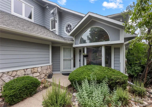 Photo 3 of Townhouse for sale at 2212 Emerald Dr, Castle Rock, CO 80104 | MLS# 4670824 | Listing updated on 2026-09-28