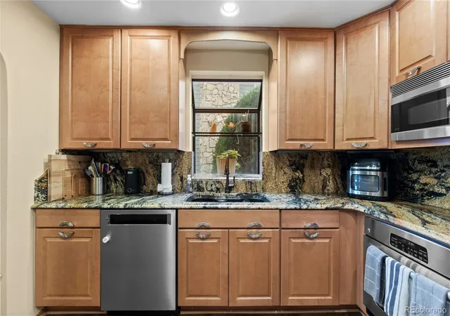 Photo 4 of Townhouse for sale at 2212 Emerald Dr, Castle Rock, CO 80104 | MLS# 4670824 | Listing updated on 2026-09-28