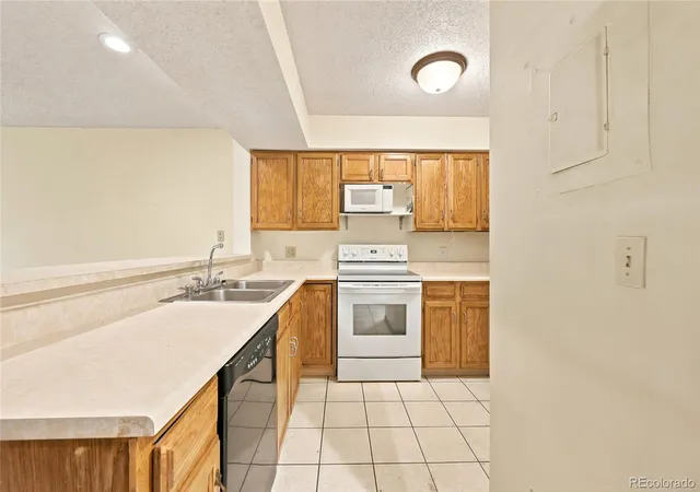 4th image of 13950 E Oxford Pl #A210, Aurora, CO 80014 | MLS# 6470513