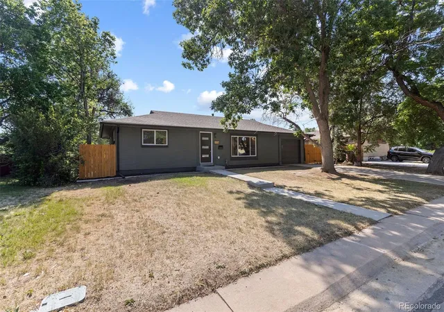Photo 3 of Single family home for sale at 170 S Eaton St, Lakewood, CO 80226 | MLS# 3814793 | Listing updated on 2026-09-23